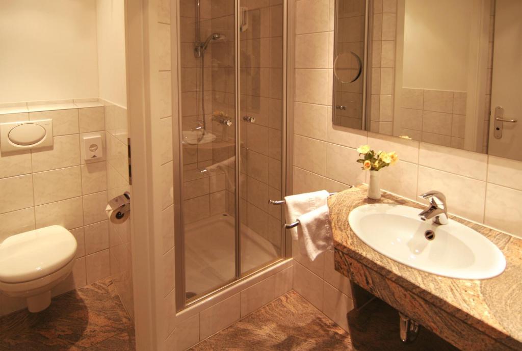 Hotel St. Georg Ratisbona Habitación foto